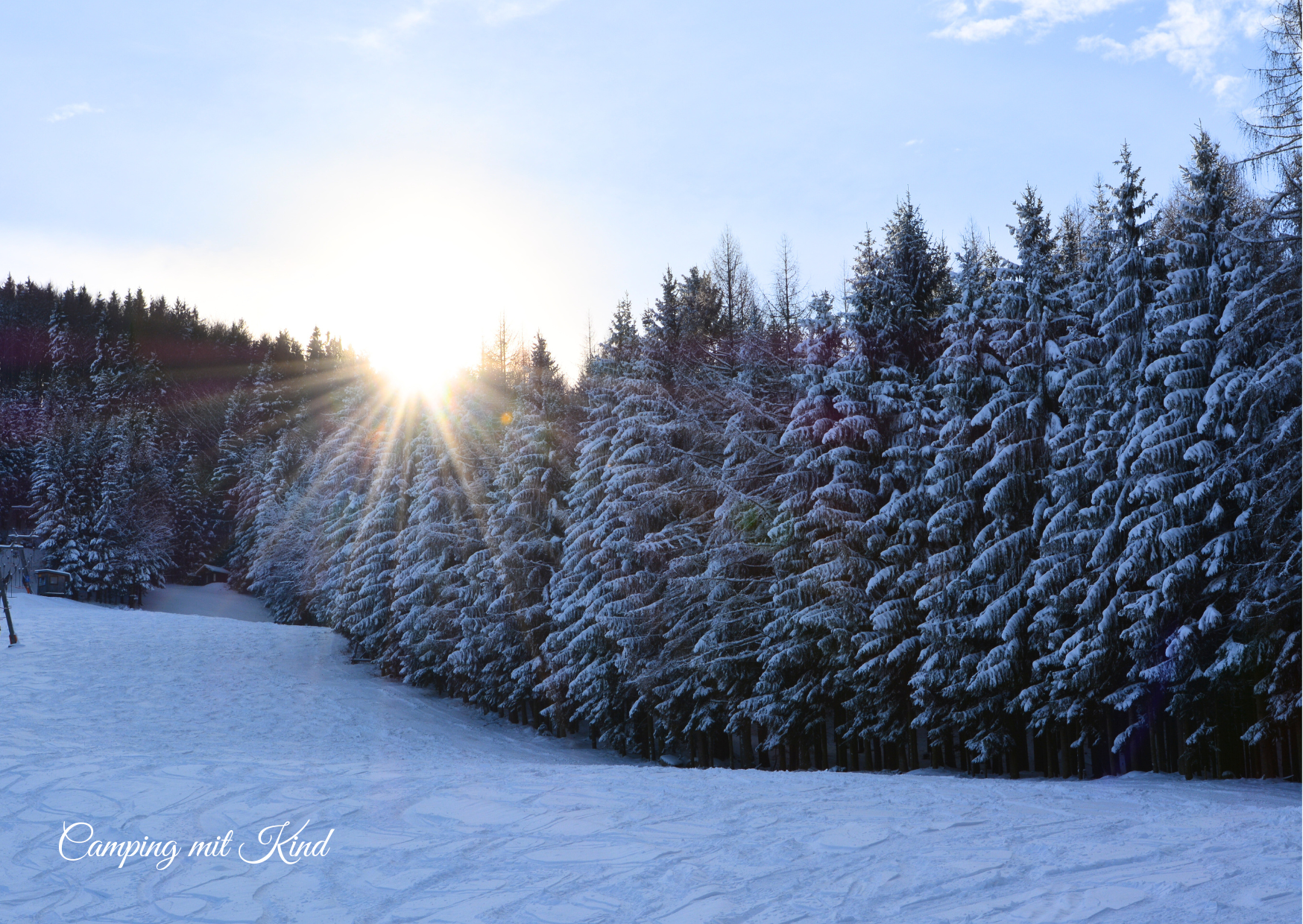 Eine verschneite Winterlandschaft