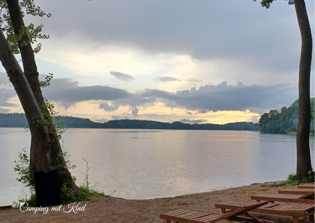 Der Blick auf einen See