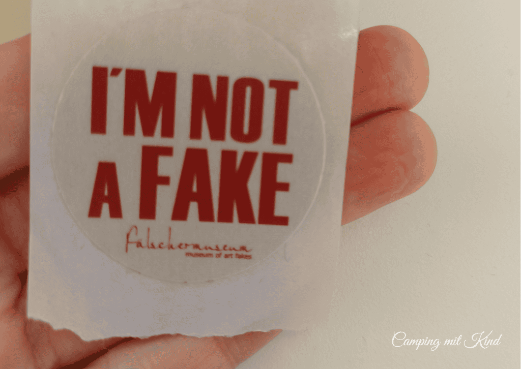 Schriftzug: I am not a fake